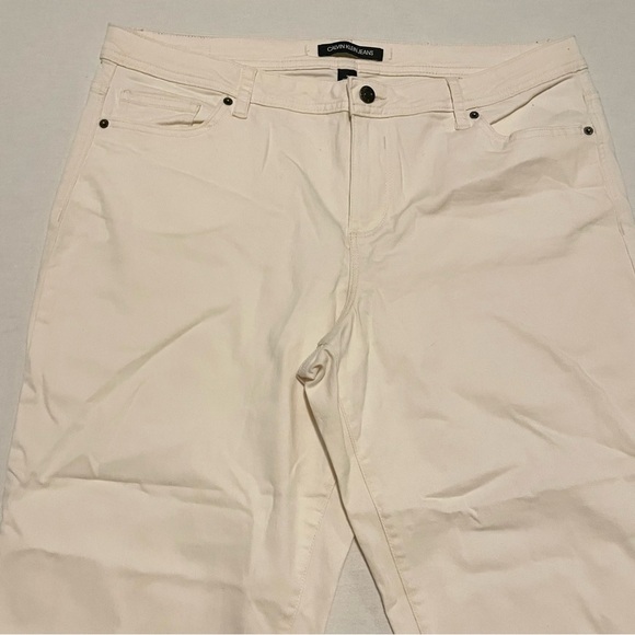 Calvin Klein Jeans Cropped Jeans Womens Size 16 - Picture 2 of 16